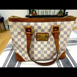 NOT FOR SALE - more interior pics of LV